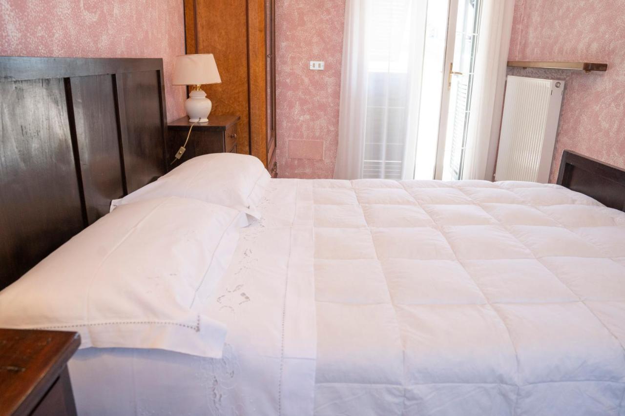 028 - Agriturismo "Il Boschetto" Con Piscina, Pace E Natura - Camera Familiare Cavizzano Kültér fotó