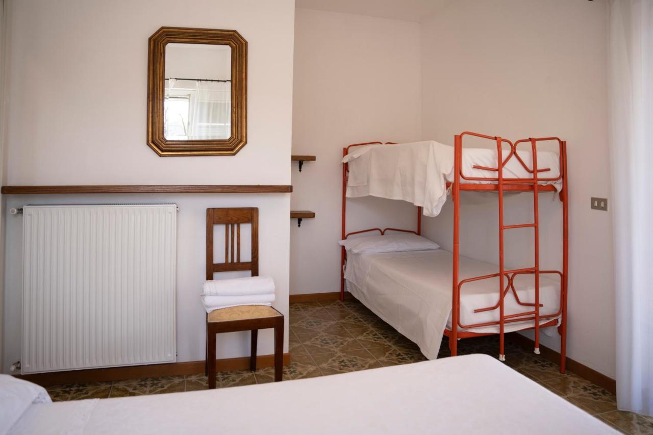 028 - Agriturismo "Il Boschetto" Con Piscina, Pace E Natura - Camera Familiare Cavizzano Kültér fotó